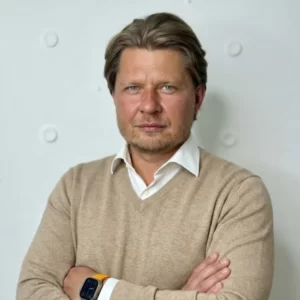 Денис Марканов
